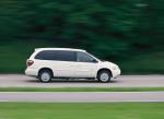 Chrysler Town & Country 2001 года